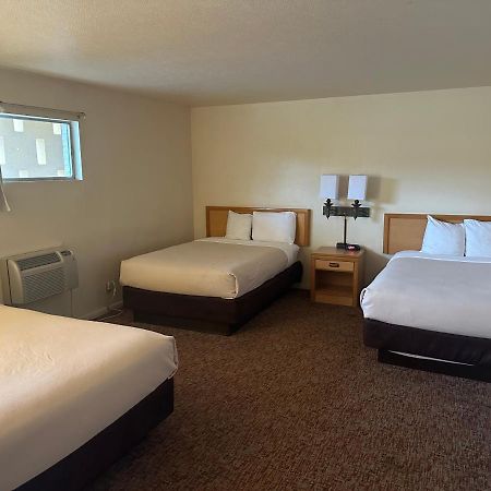 Big Bend Traveler'S Inn Great Bend Ngoại thất bức ảnh